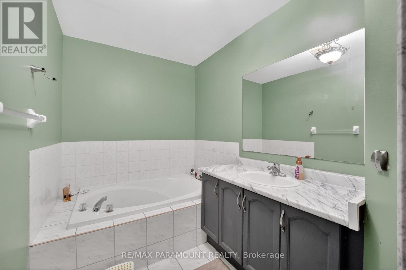 271 Pressed Brick Drive, Brampton, Ontario  L6V 4L2 - Photo 30 - W13165800