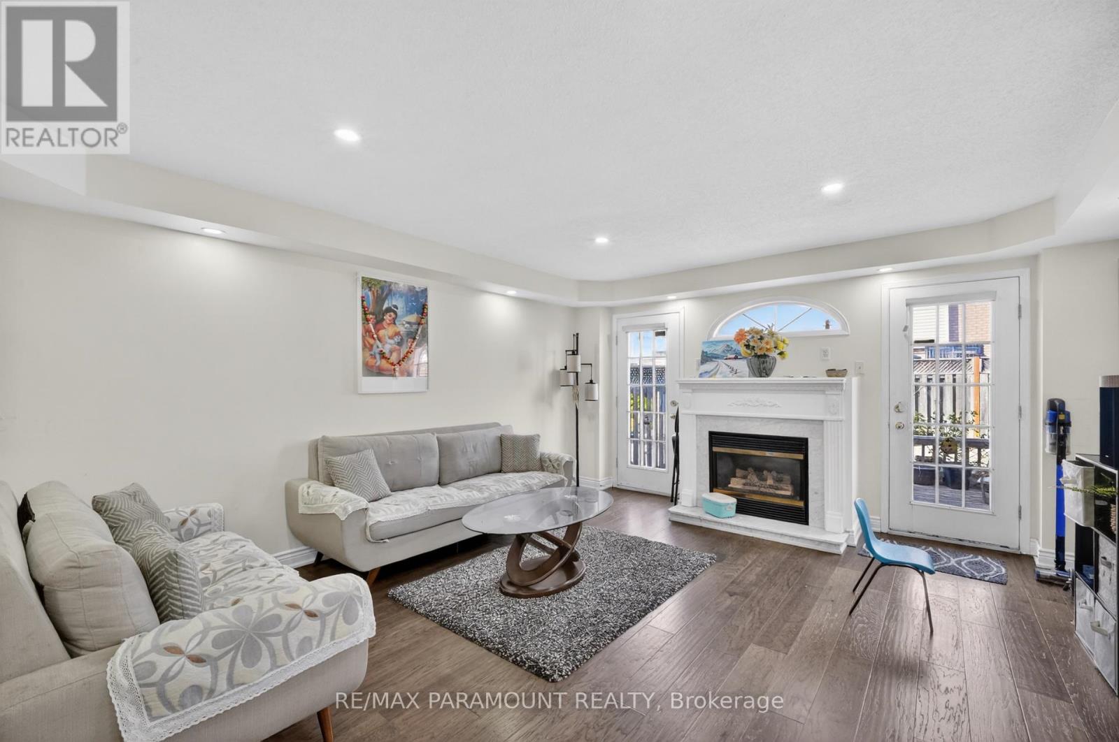 271 Pressed Brick Drive, Brampton, Ontario  L6V 4L2 - Photo 4 - W13165800