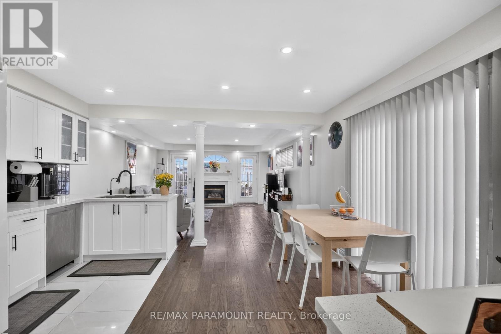 271 Pressed Brick Drive, Brampton, Ontario  L6V 4L2 - Photo 7 - W13165800