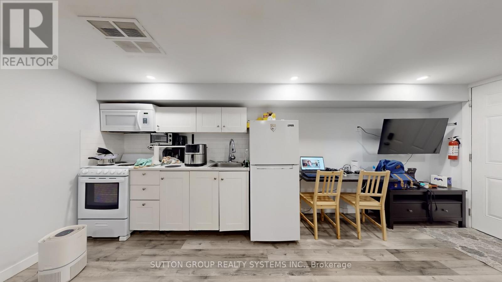 50 Brownville Avenue, Toronto, Ontario  M4N 4L3 - Photo 13 - W13165818