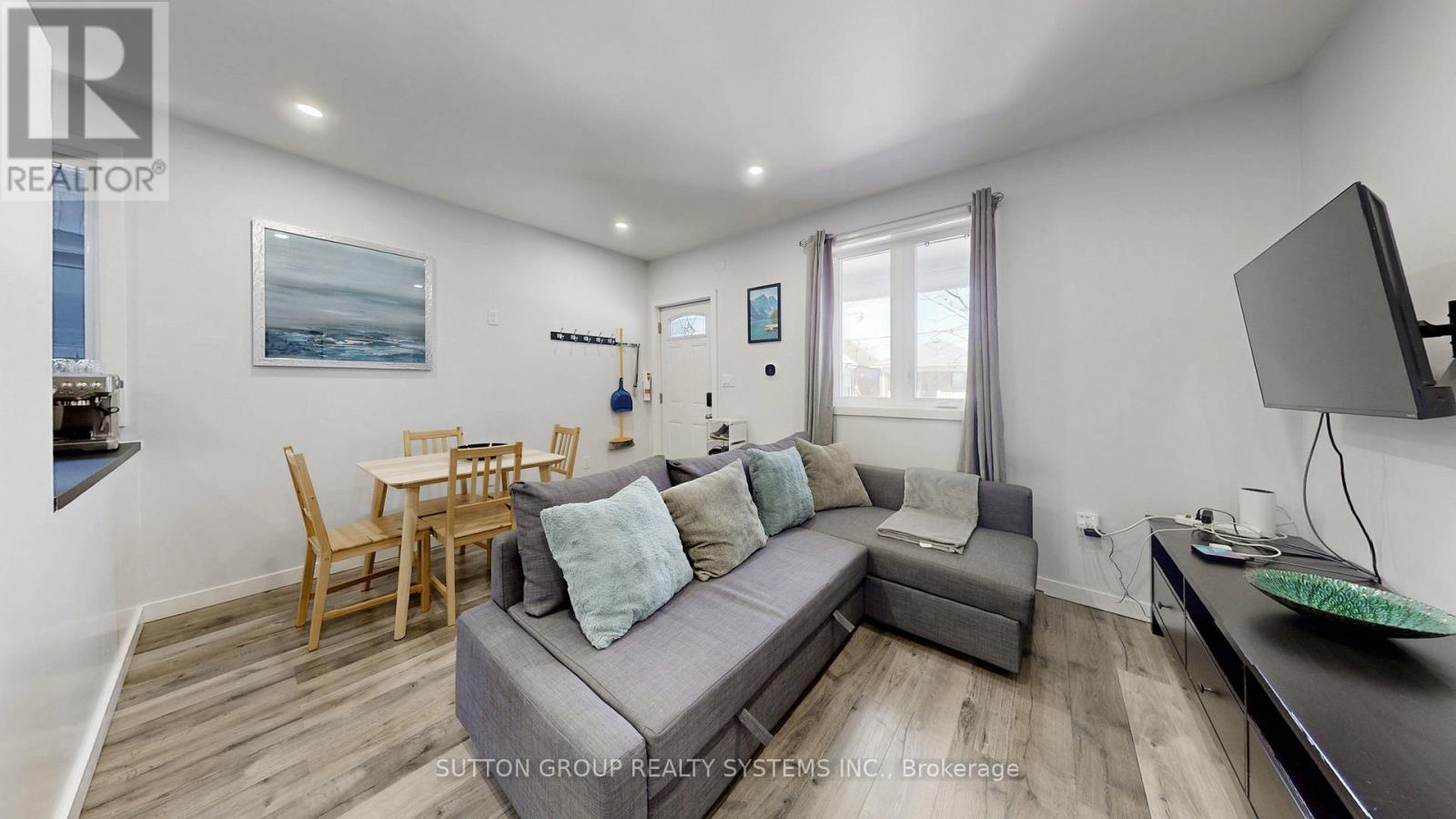 50 Brownville Avenue, Toronto, Ontario  M4N 4L3 - Photo 3 - W13165818