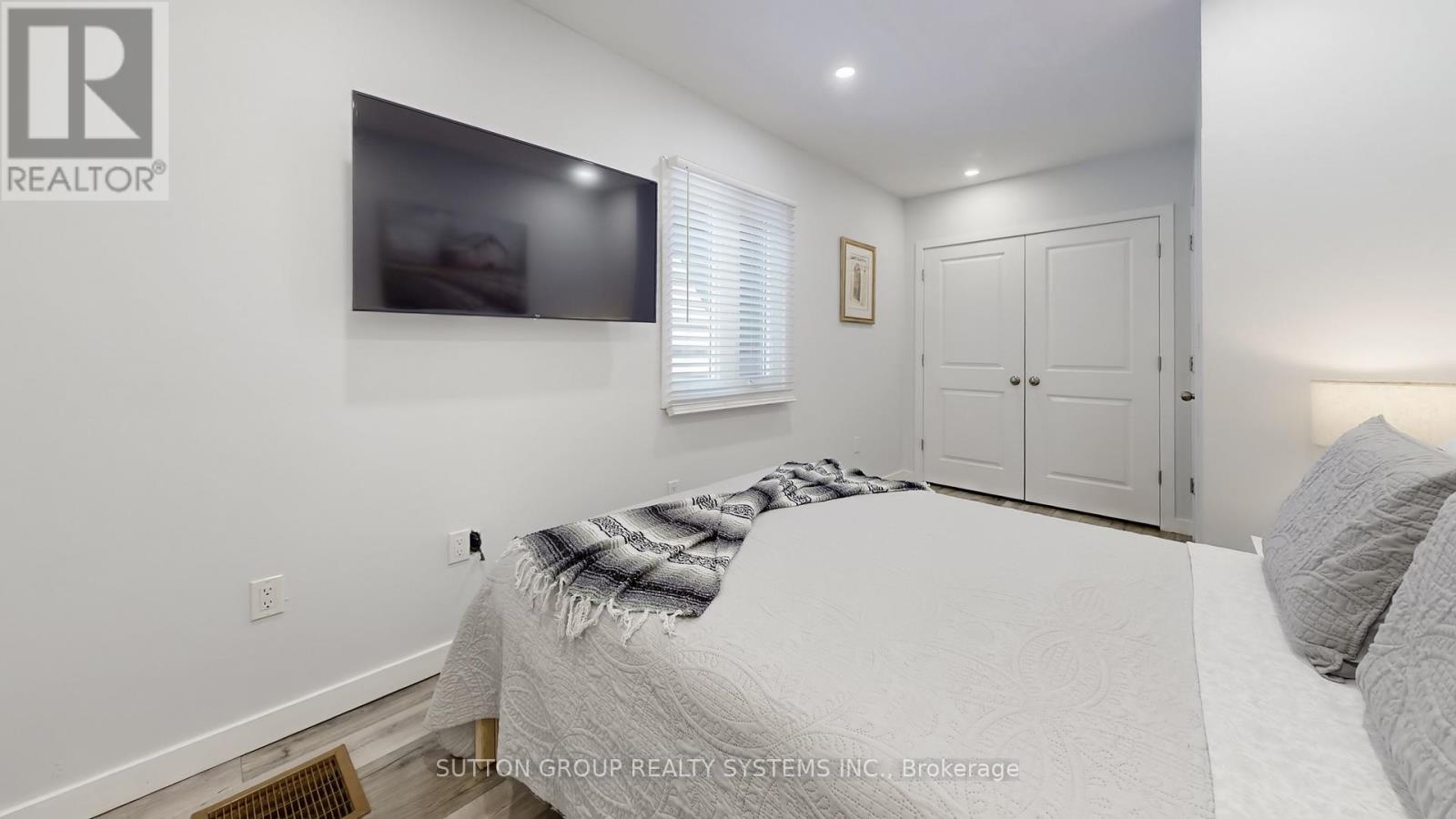 50 Brownville Avenue, Toronto, Ontario  M4N 4L3 - Photo 7 - W13165818