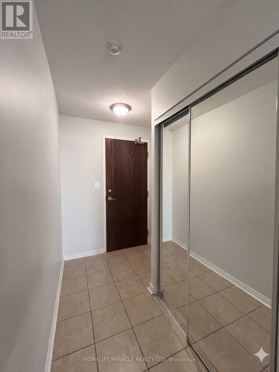 401 - 4850 Glean Erin Drive, Mississauga, Ontario  L5M 7S1 - Photo 3 - W13165828
