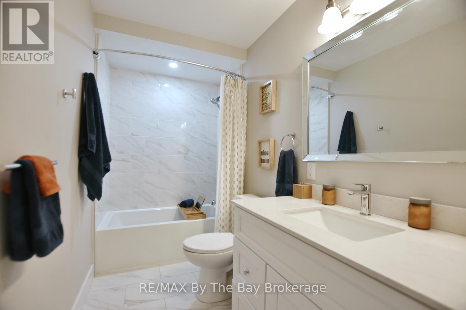 16 Caribbean Drive, Wasaga Beach, Ontario  L9Z 2W3 - Photo 11 - S12911916
