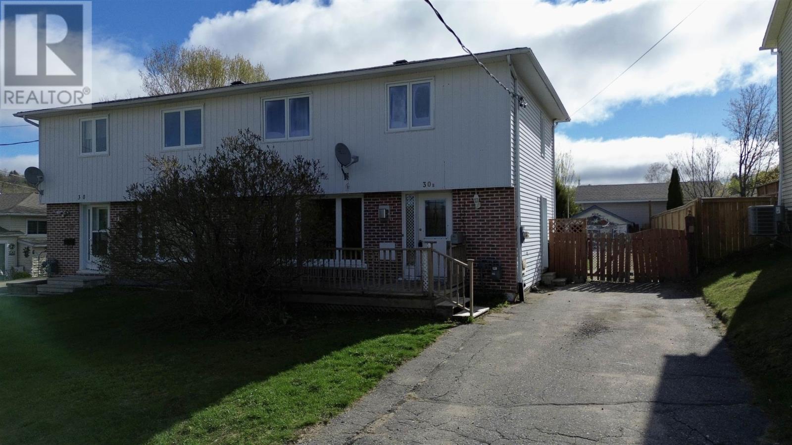 30b Washington Cres, Elliot Lake, Ontario  P5A 2L8 - Photo 2 - SM261073