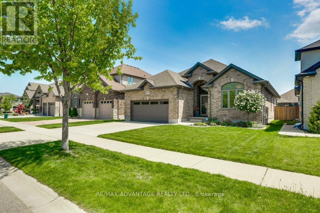982 Medway Park Drive, London North, Ontario  N6G 0K7 - Photo 3 - X13158192