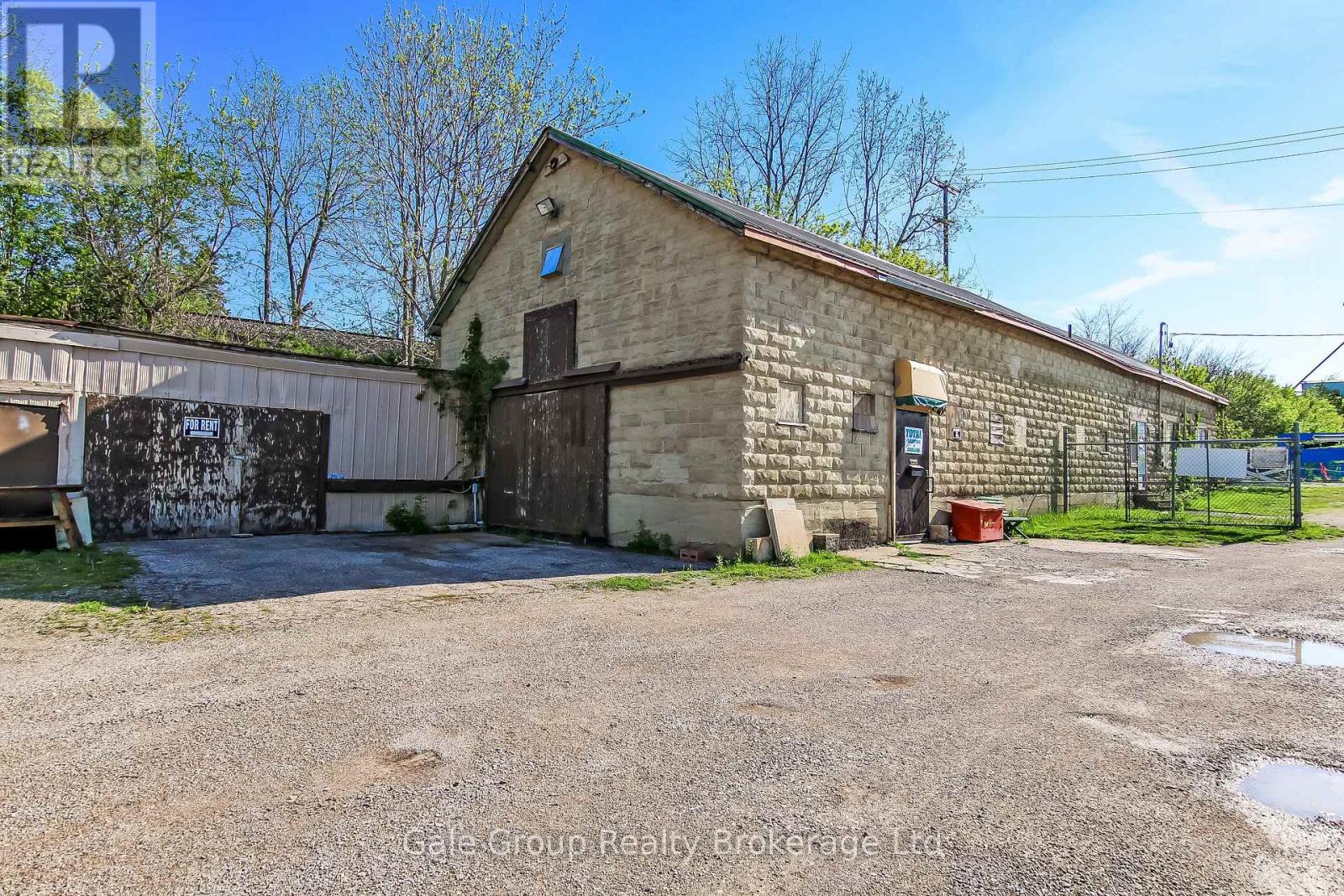B - 100 BUTLER STREET, Woodstock, Ontario