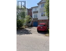 42 MANHATTAN CRESCENT, Ottawa, Ontario