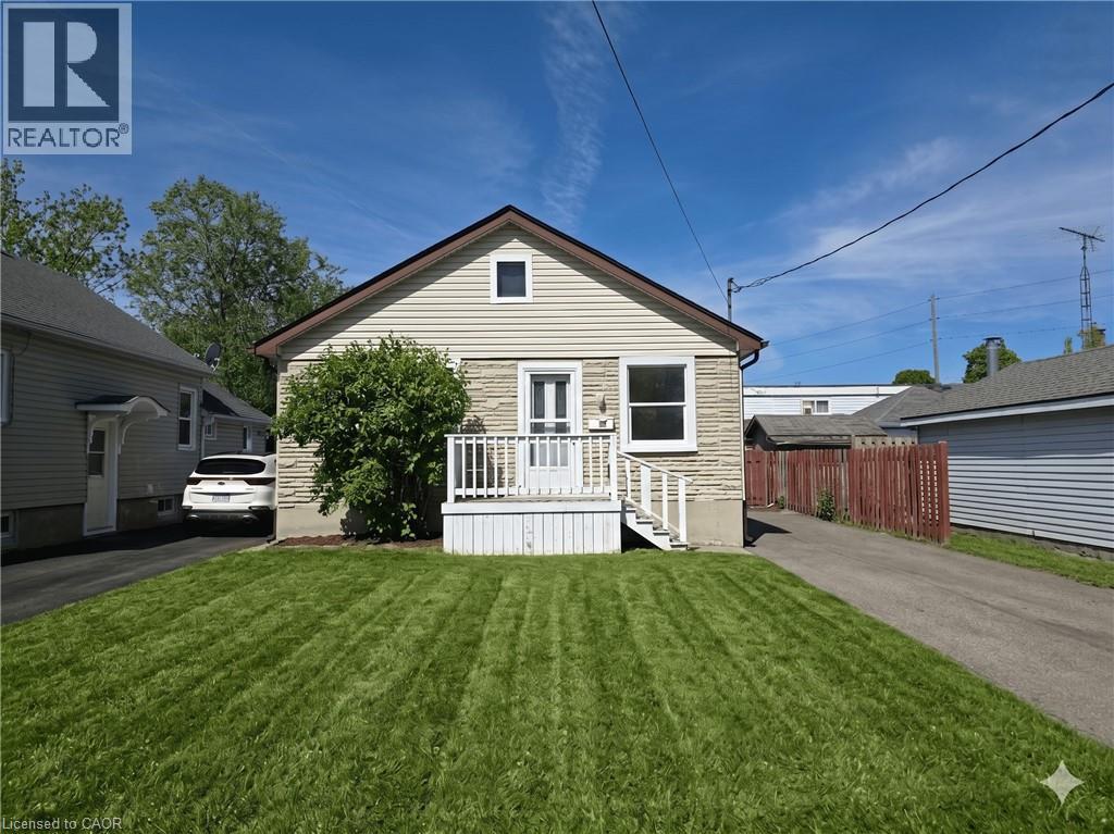 13 MARLBOROUGH Avenue, St. Catharines, Ontario
