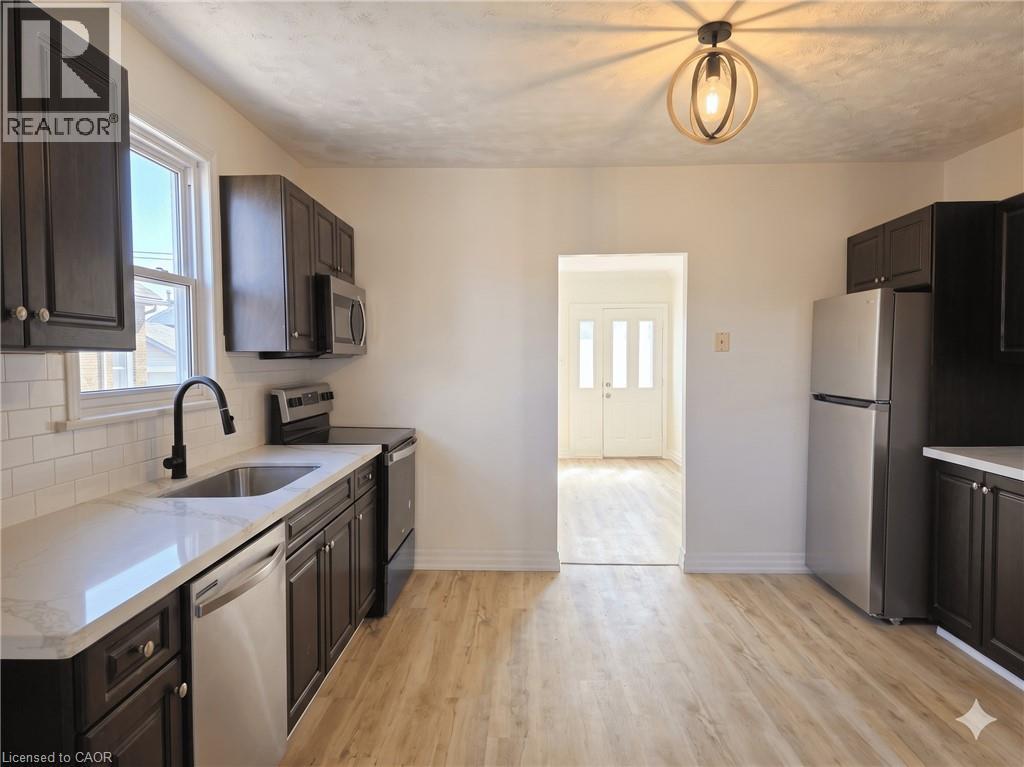 13 Marlborough Avenue, St. Catharines, Ontario  L2M 5T1 - Photo 4 - 40832905