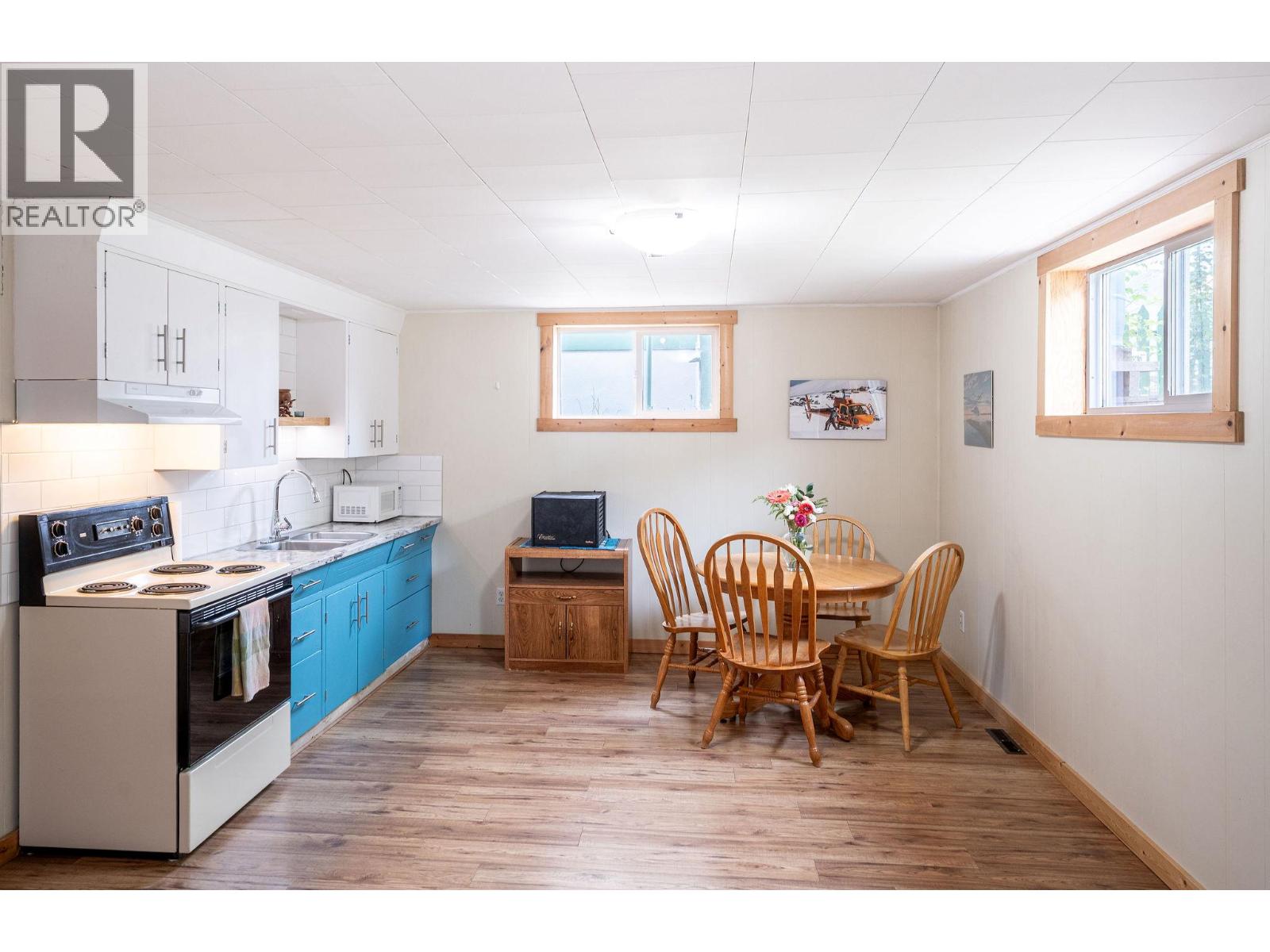 319 Taylor Street, Revelstoke, British Columbia  V0E 2S0 - Photo 16 - 10388429