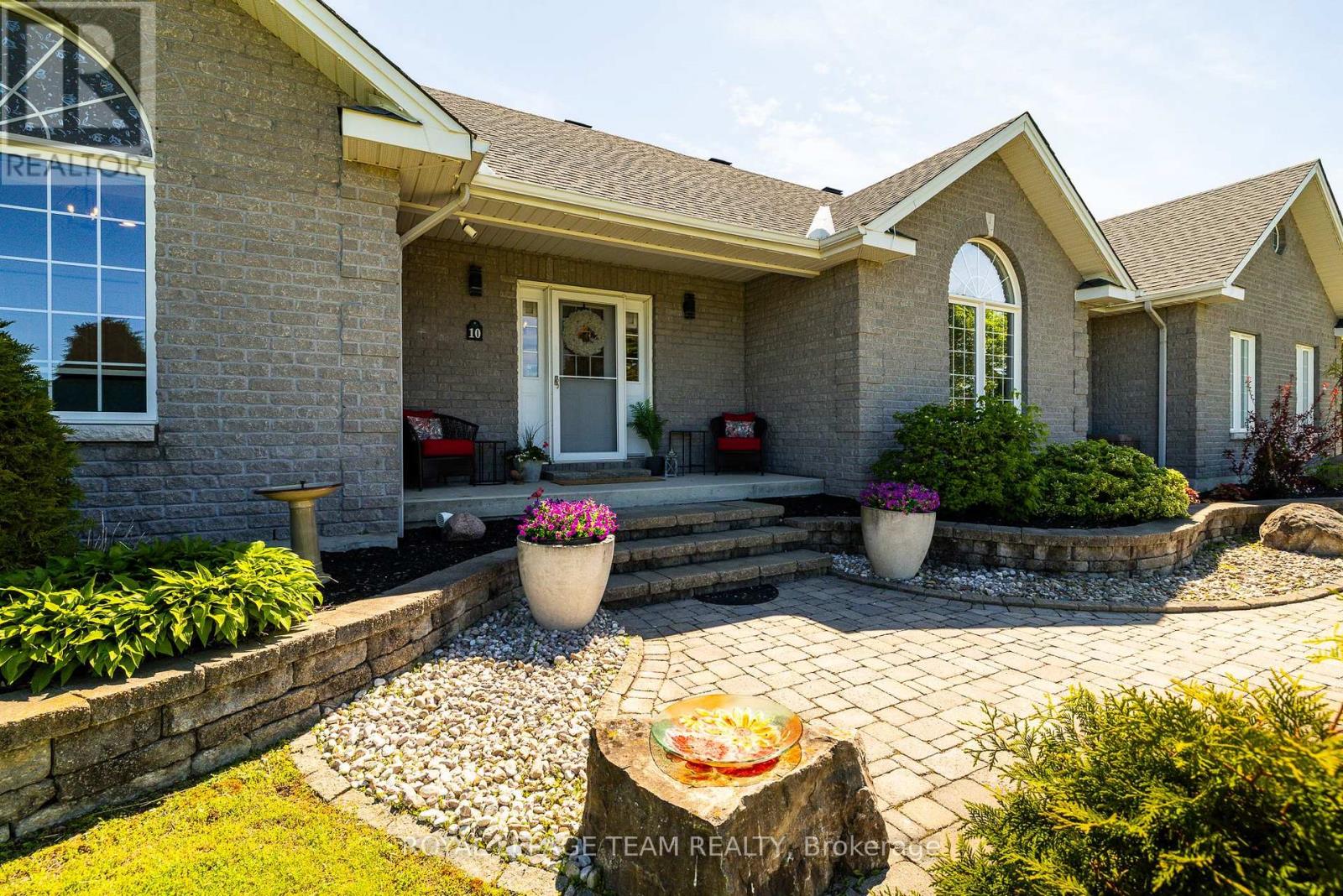 10 Balmoral Street, North Grenville, Ontario  K0G 1J0 - Photo 3 - X13165880