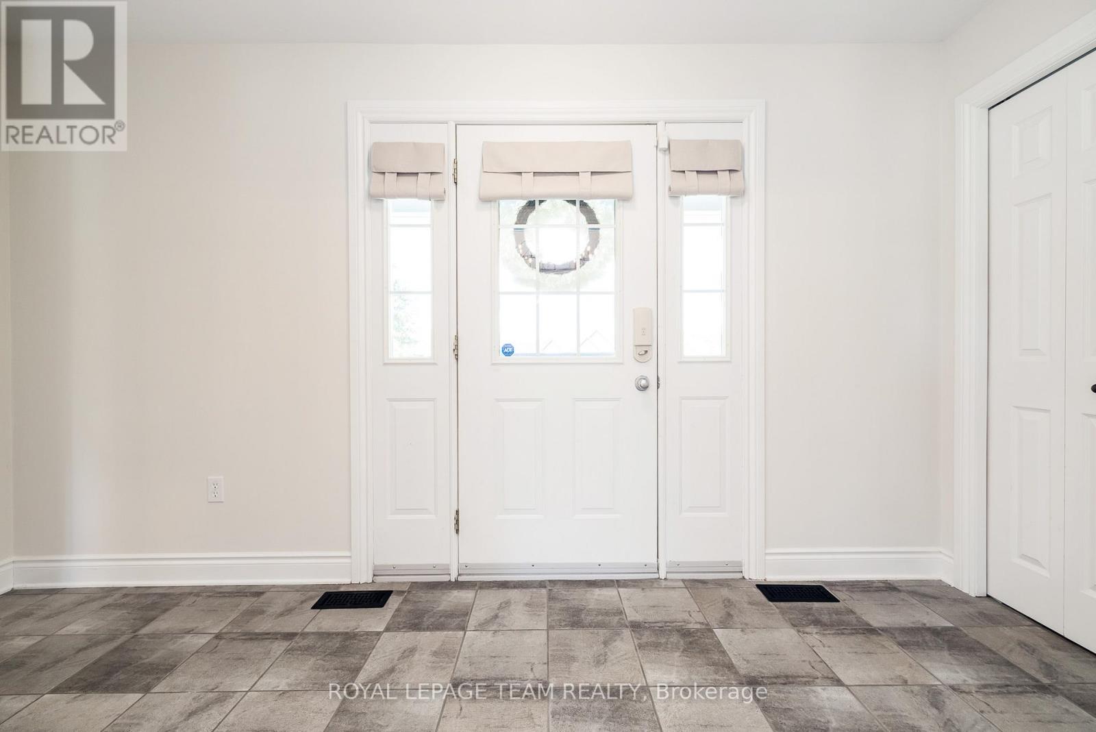 10 Balmoral Street, North Grenville, Ontario  K0G 1J0 - Photo 5 - X13165880