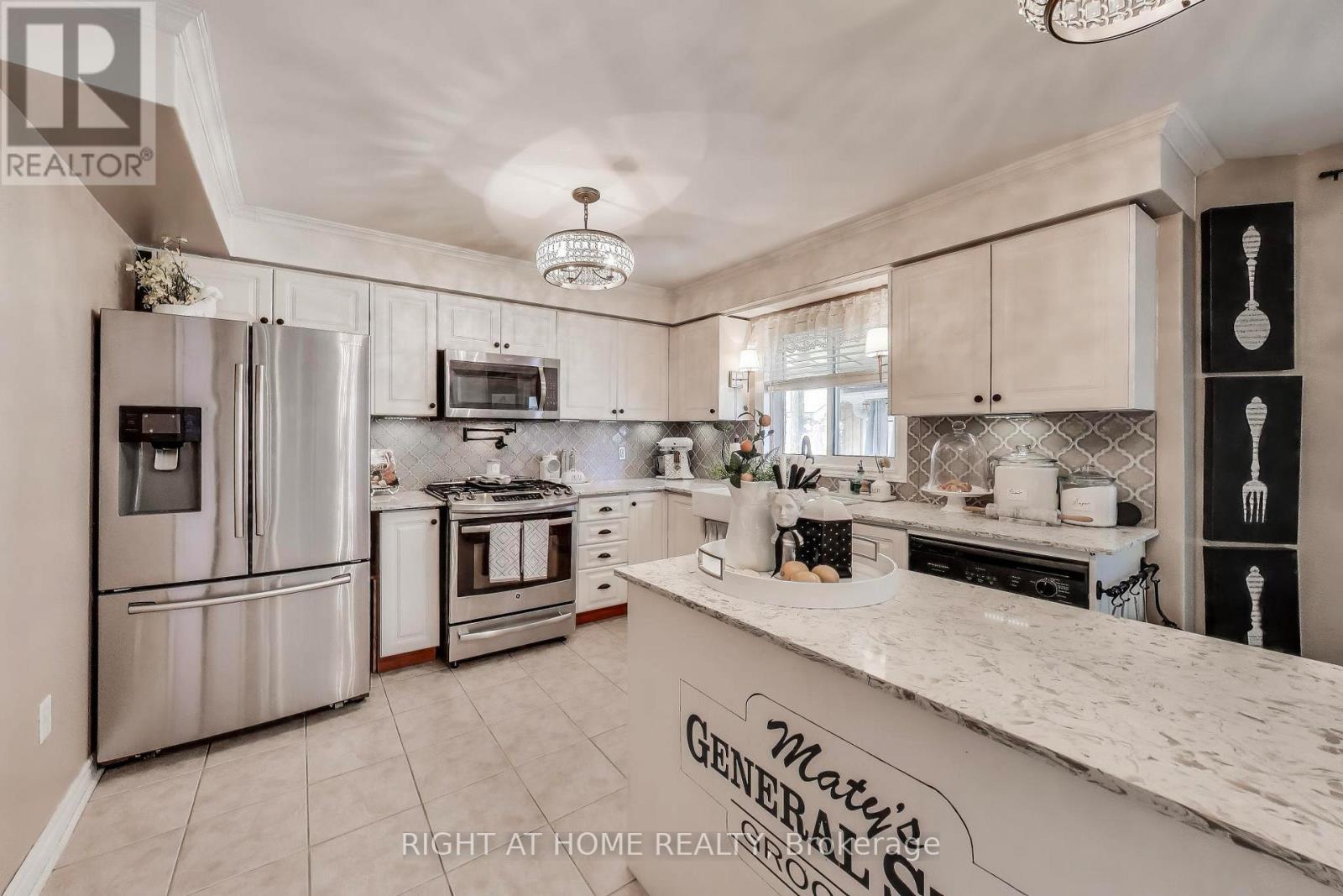 55 Knupp Road, Barrie, Ontario  L4N 0R7 - Photo 5 - S13165890