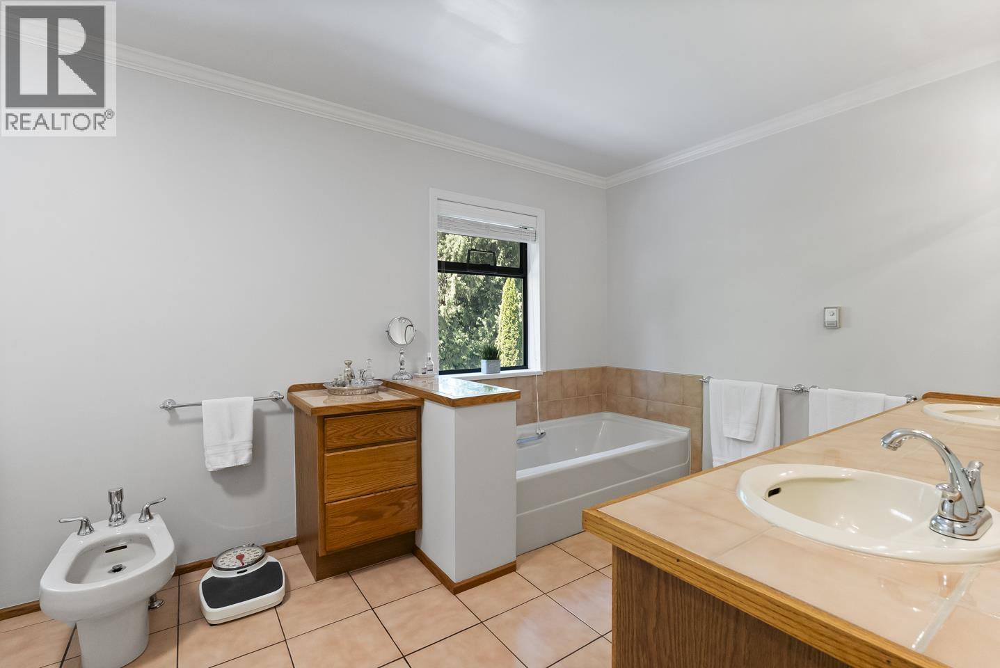 9927 Rathburn Drive, Burnaby, British Columbia  V3J 7J5 - Photo 22 - R3127025