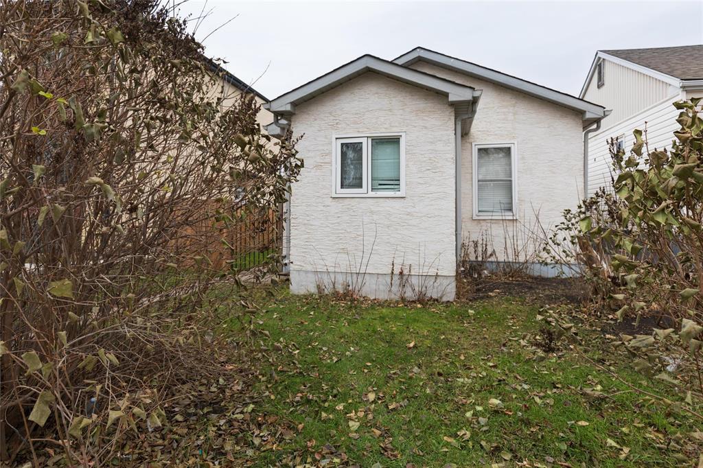 224 Hartford Avenue, Winnipeg, Manitoba  R2V 0L8 - Photo 1 - 202611198