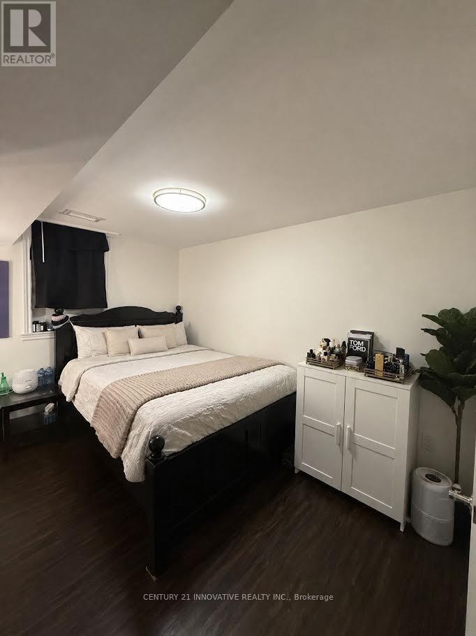 6197 Duford Drive, Mississauga, Ontario  L5V 1A5 - Photo 4 - W13165856