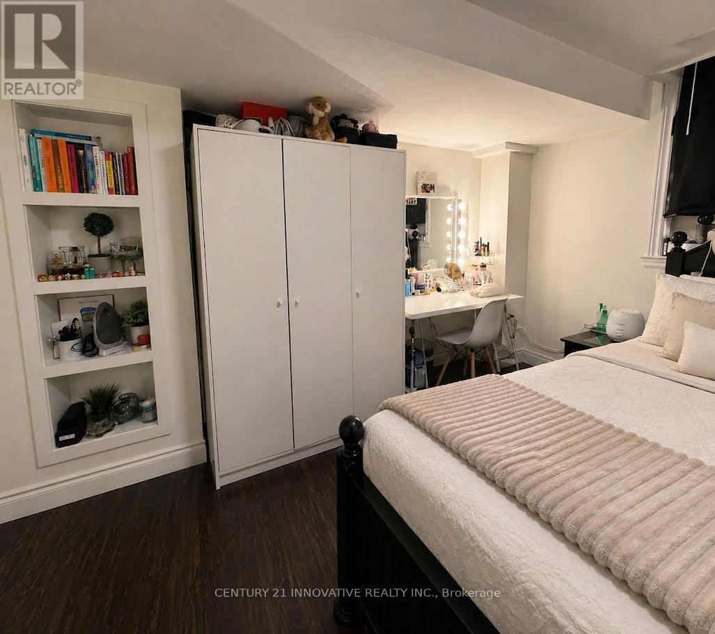 6197 Duford Drive, Mississauga, Ontario  L5V 1A5 - Photo 5 - W13165856
