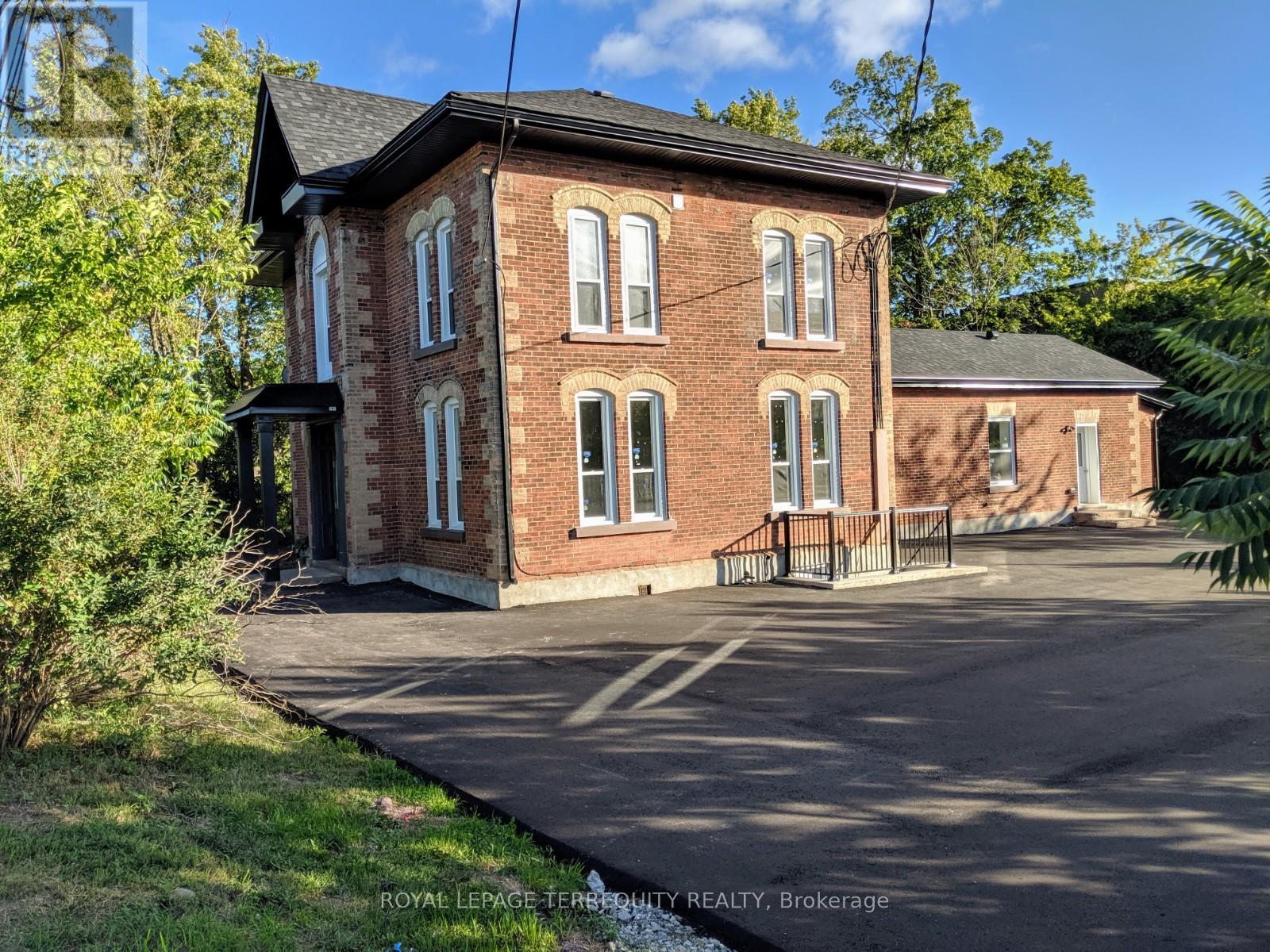 1 - 44 Main Street N, Halton Hills, Ontario  L7J 1W2 - Photo 3 - W13165892