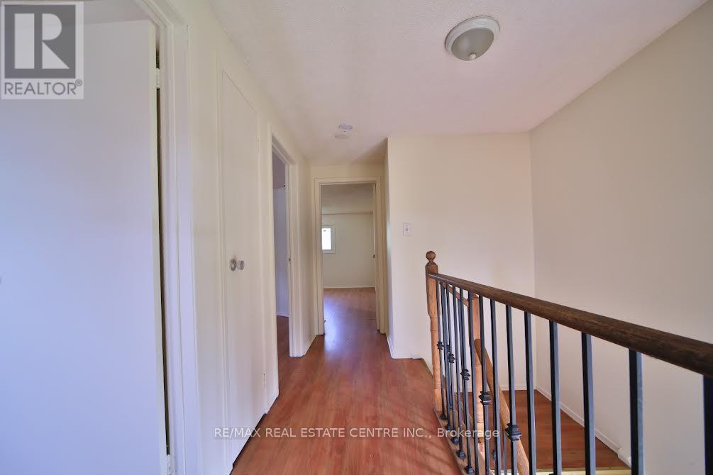 2 Roehampton Crescent, Brampton, Ontario  L6Y 2R4 - Photo 13 - W13165904
