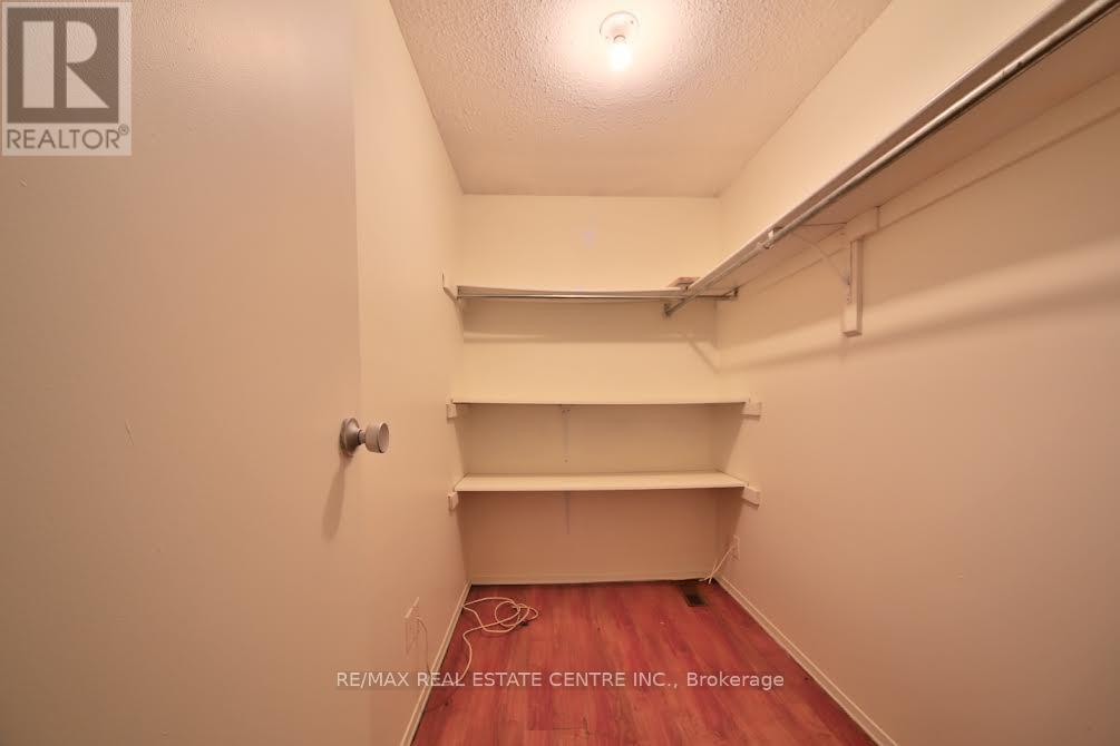 2 Roehampton Crescent, Brampton, Ontario  L6Y 2R4 - Photo 16 - W13165904