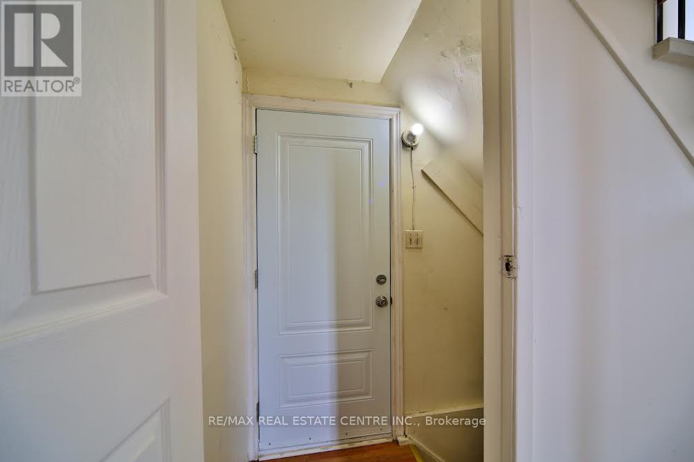 2 Roehampton Crescent, Brampton, Ontario  L6Y 2R4 - Photo 18 - W13165904