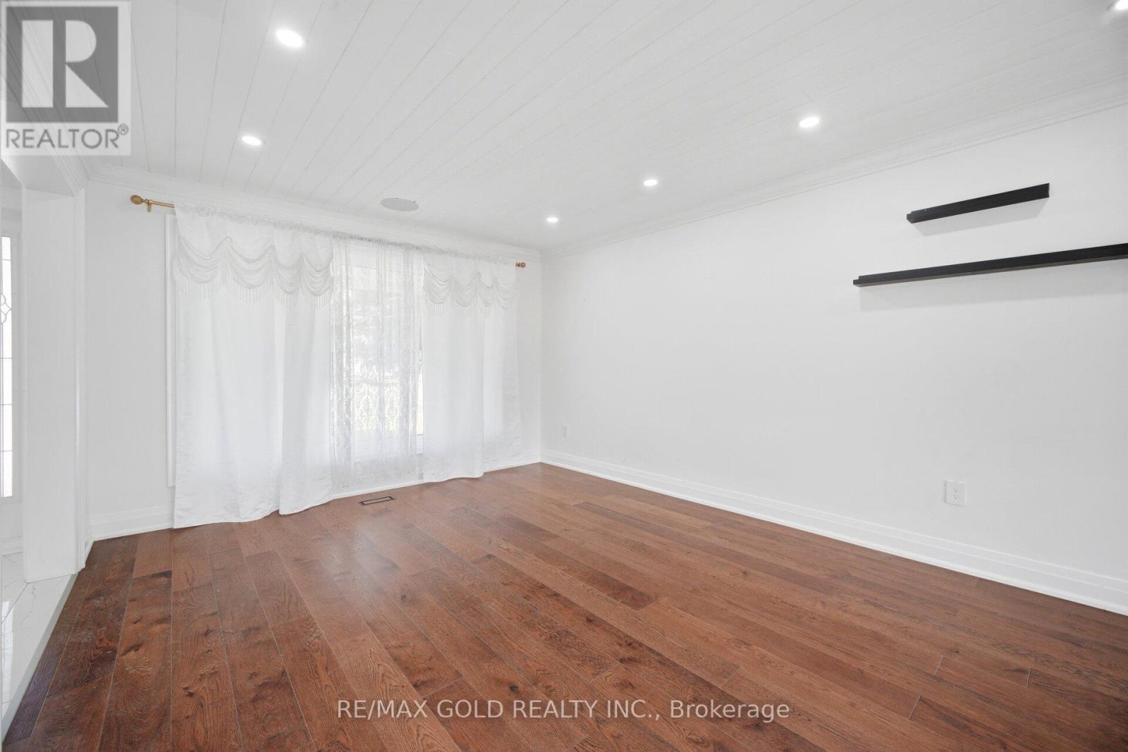 277 Centre Street N, Brampton, Ontario  L6V 2R3 - Photo 11 - W13165922