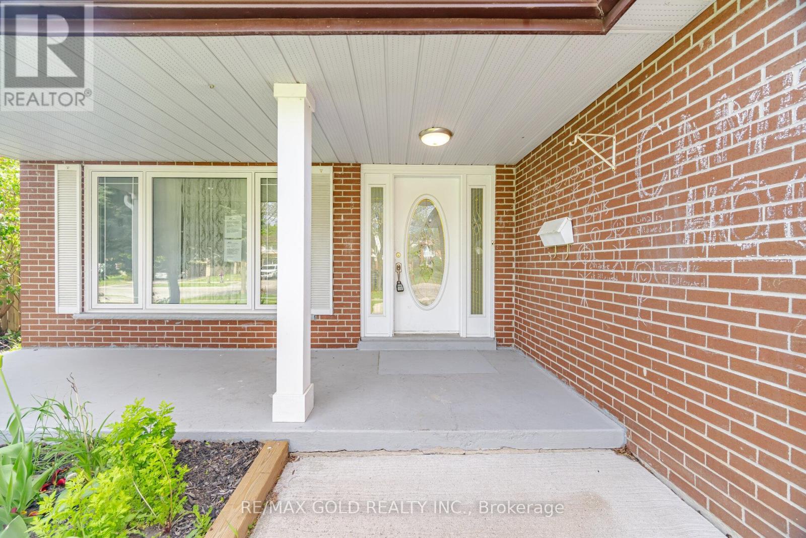 277 Centre Street N, Brampton, Ontario  L6V 2R3 - Photo 7 - W13165922