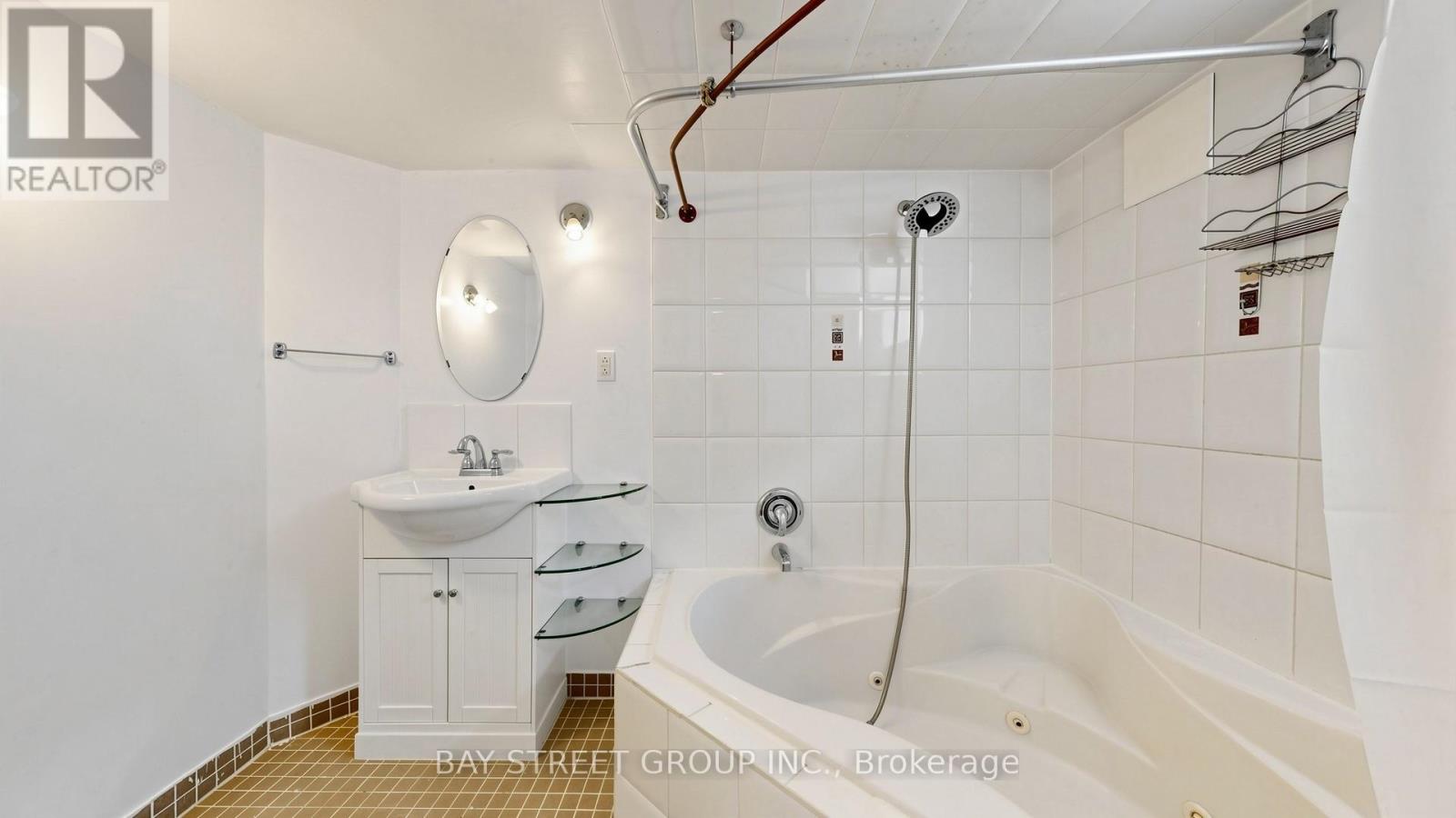 Bsmt - 31 Compton Drive, Toronto, Ontario  M1R 4A5 - Photo 21 - E13165692