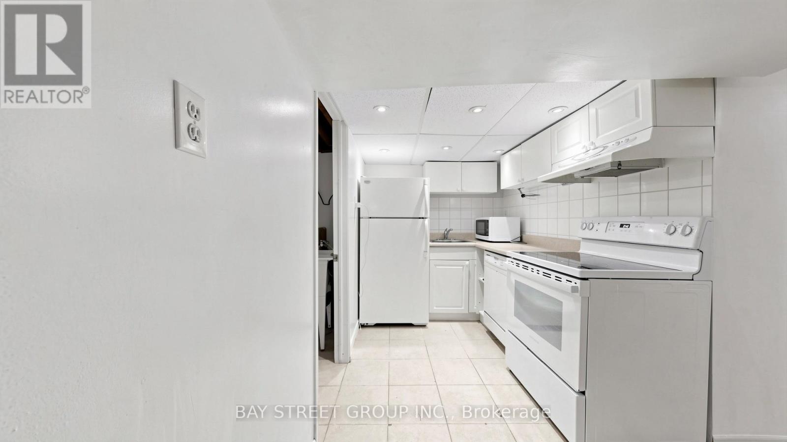 Bsmt - 31 Compton Drive, Toronto, Ontario  M1R 4A5 - Photo 6 - E13165692