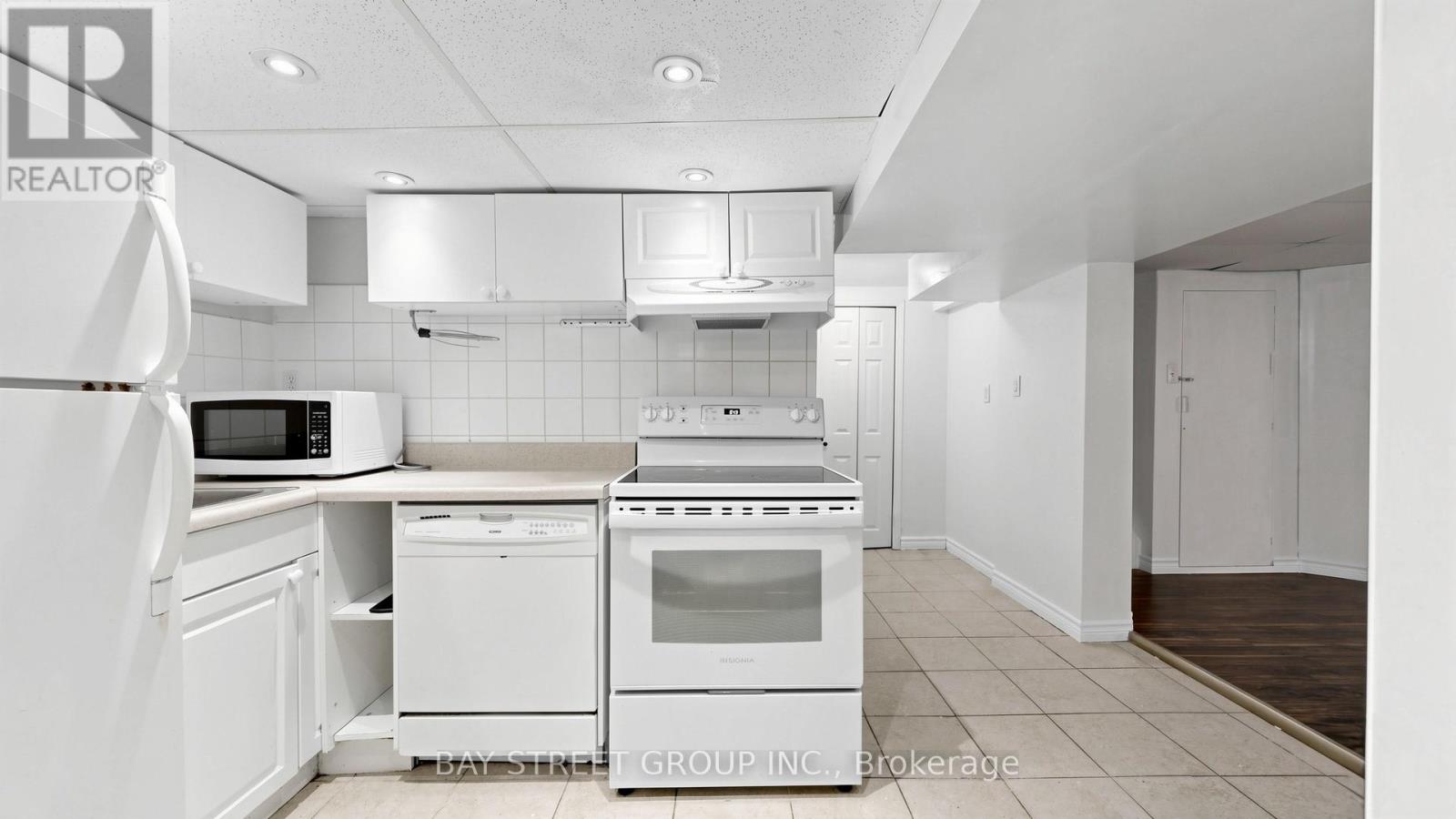 Bsmt - 31 Compton Drive, Toronto, Ontario  M1R 4A5 - Photo 5 - E13165692