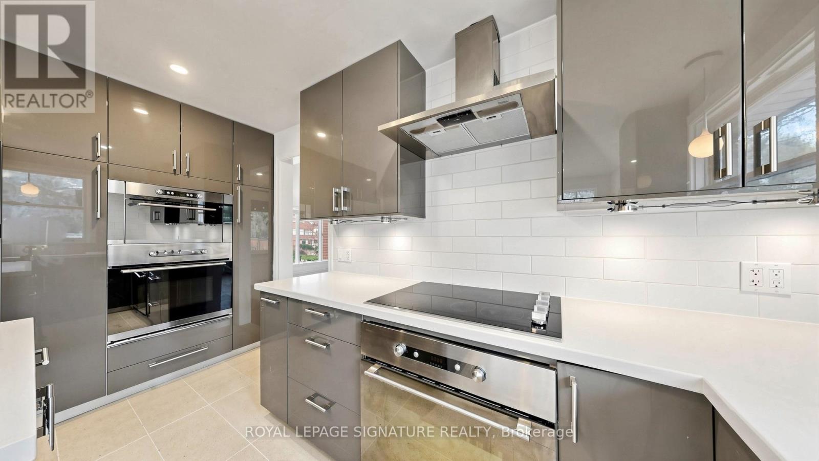 195 York Mills Road, Toronto, Ontario  M2L 1K8 - Photo 5 - C13165758