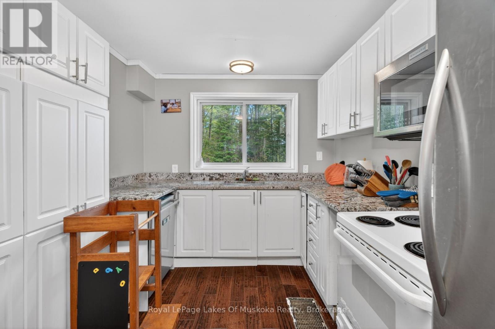 1034 Old 117 Highway, Lake Of Bays, Ontario  P0B 1A0 - Photo 11 - X13165954