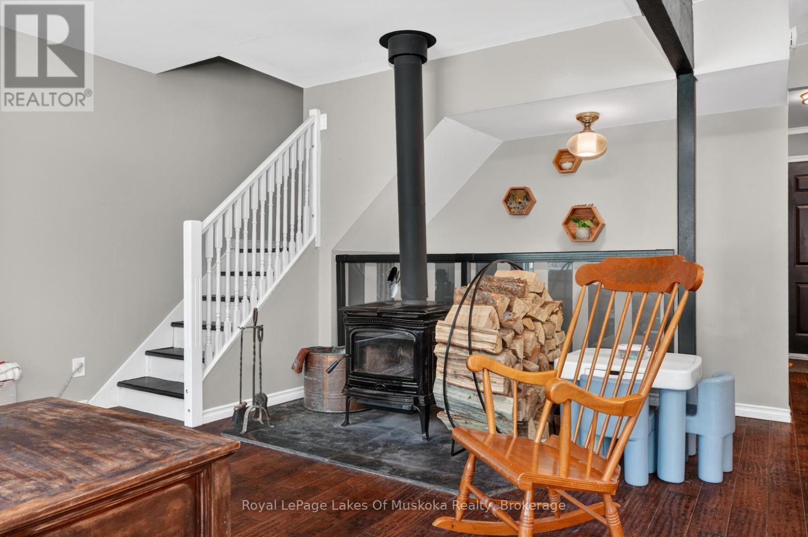 1034 Old 117 Highway, Lake Of Bays, Ontario  P0B 1A0 - Photo 5 - X13165954
