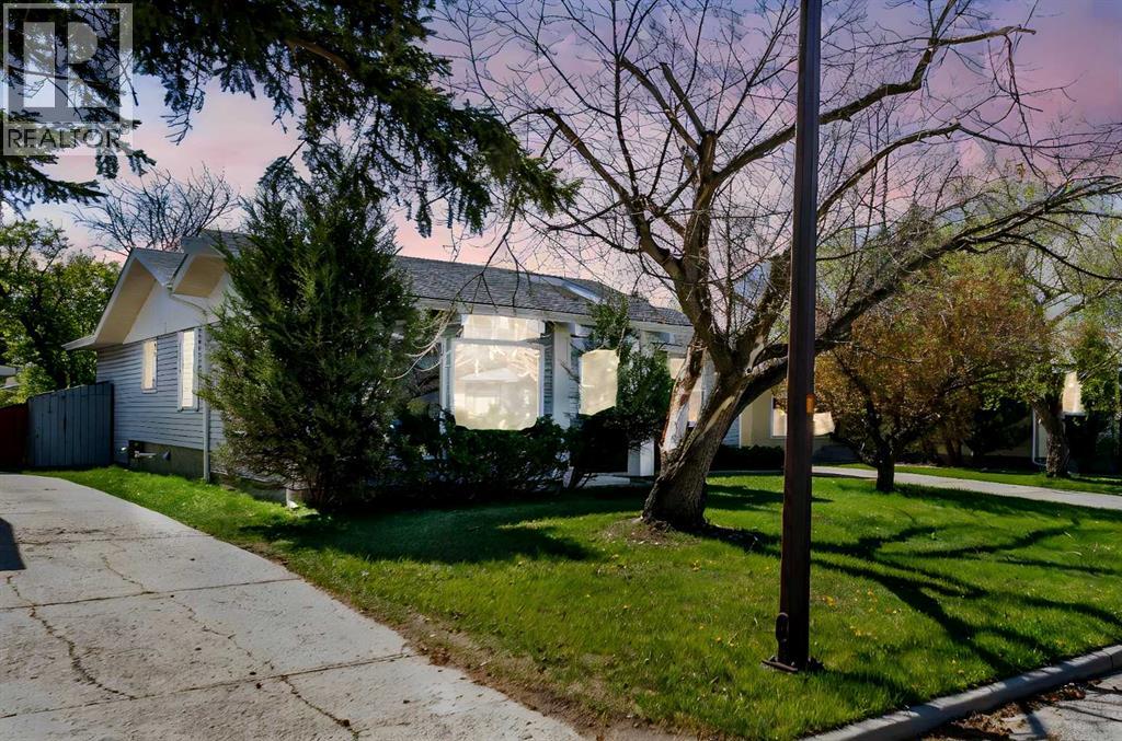 5876 Dalcastle Drive Nw, Calgary, Alberta  T3A 2B6 - Photo 39 - A2313700