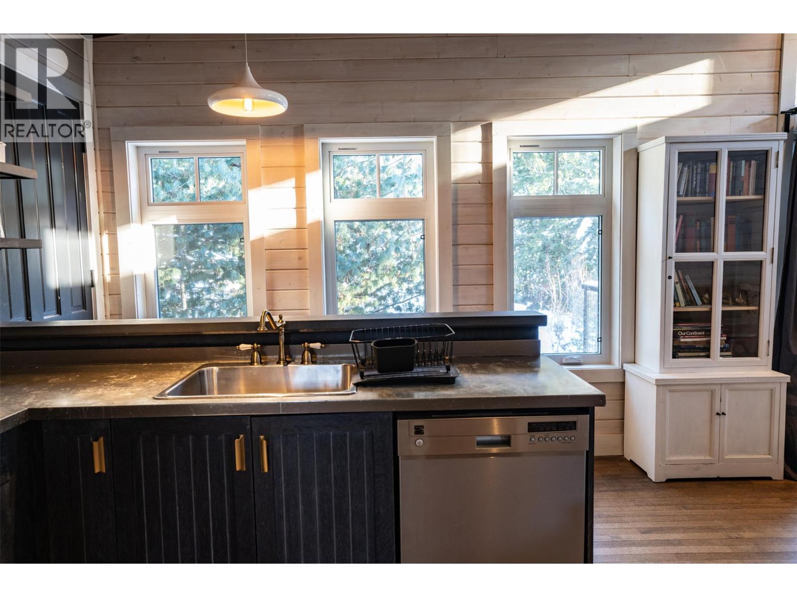 2083 Mountain Gate Road, Revelstoke, British Columbia  V0E 2S0 - Photo 39 - 10375469