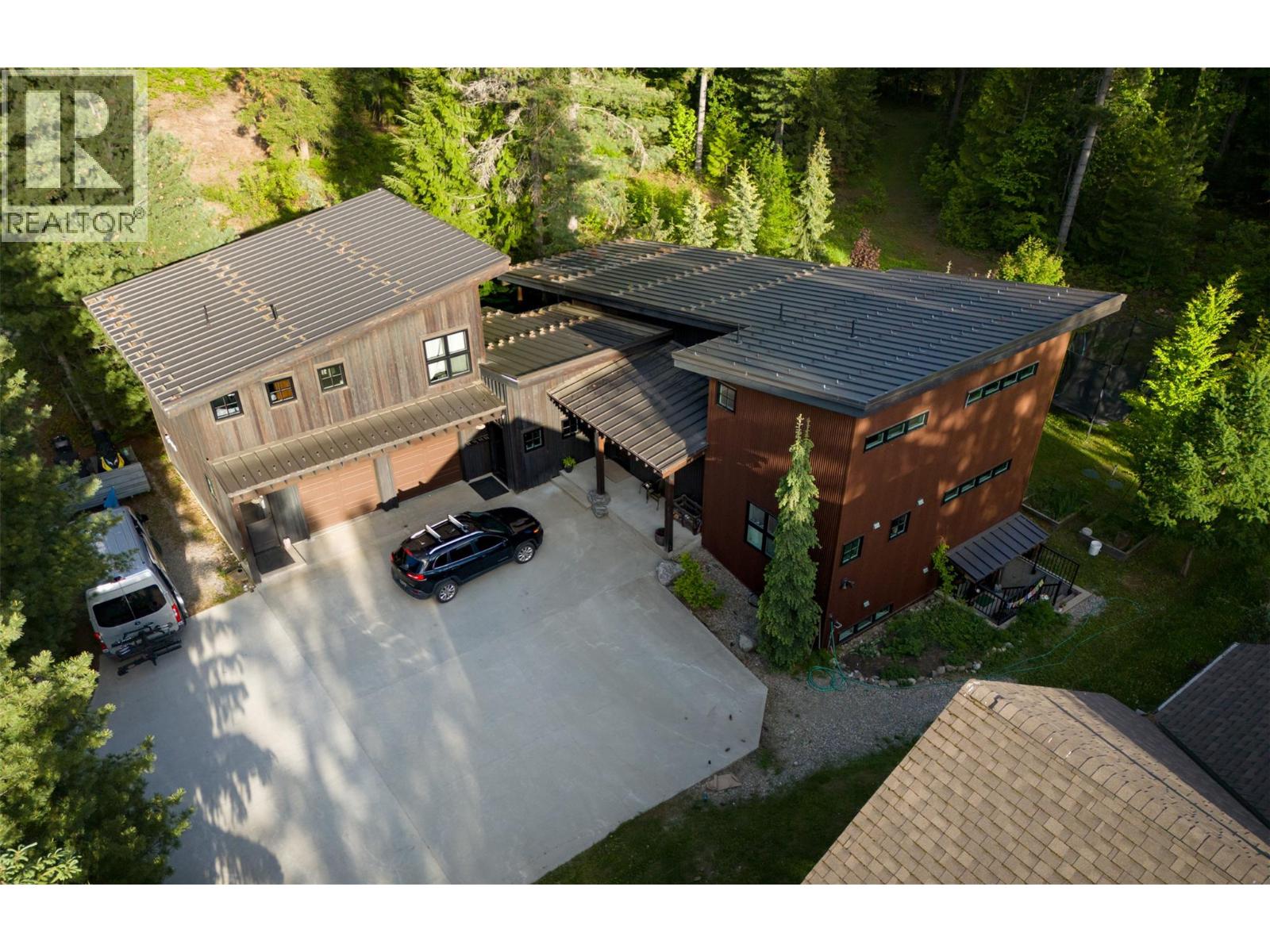 2083 Mountain Gate Road, Revelstoke, British Columbia  V0E 2S0 - Photo 4 - 10375469