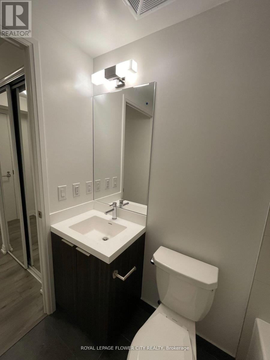 8 Widmer Street E, Toronto, Ontario  M5V 2E7 - Photo 4 - C13165934