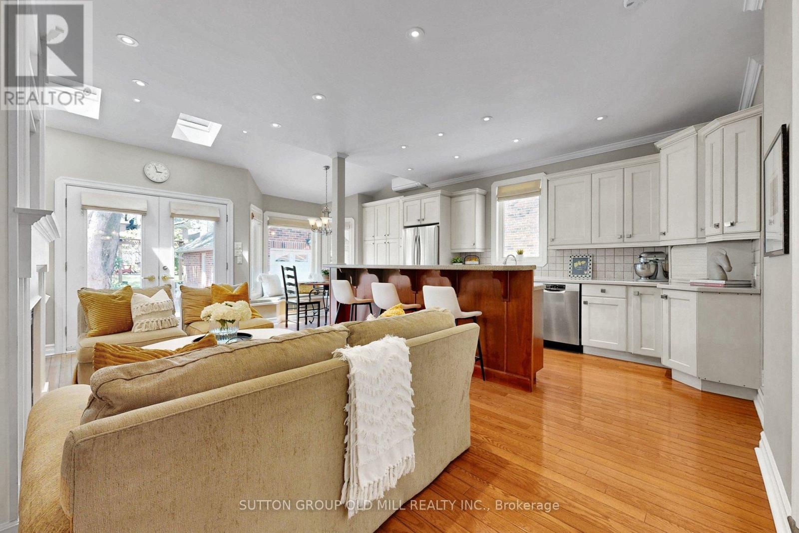 12 Jasmine Avenue, Toronto, Ontario  M8W 1C5 - Photo 10 - W13166010