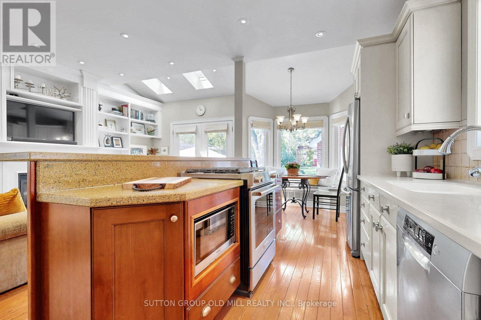 12 Jasmine Avenue, Toronto, Ontario  M8W 1C5 - Photo 12 - W13166010