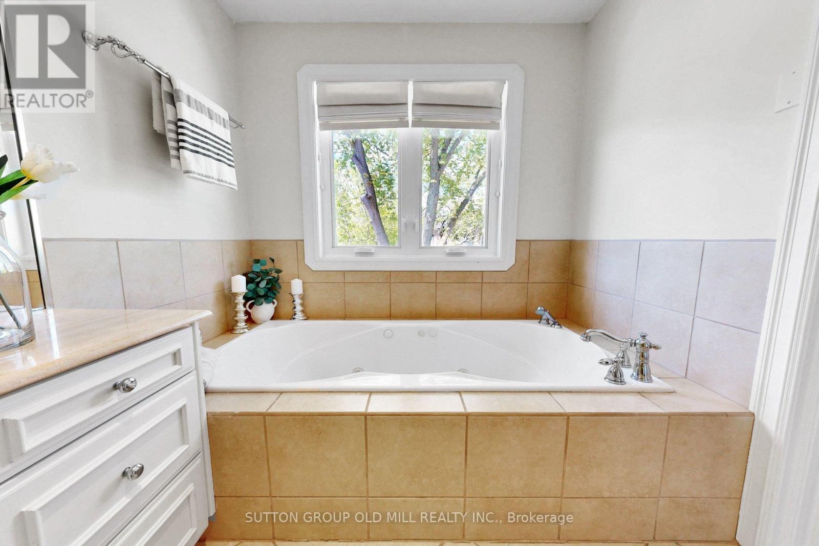 12 Jasmine Avenue, Toronto, Ontario  M8W 1C5 - Photo 24 - W13166010