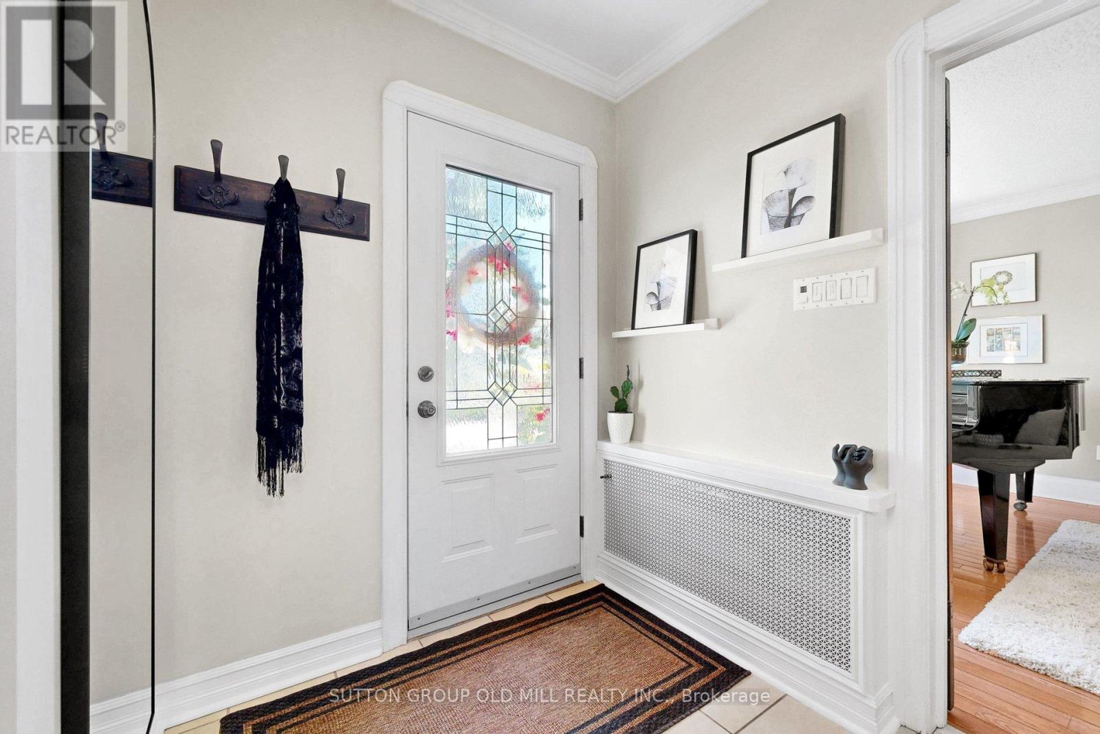 12 Jasmine Avenue, Toronto, Ontario  M8W 1C5 - Photo 3 - W13166010