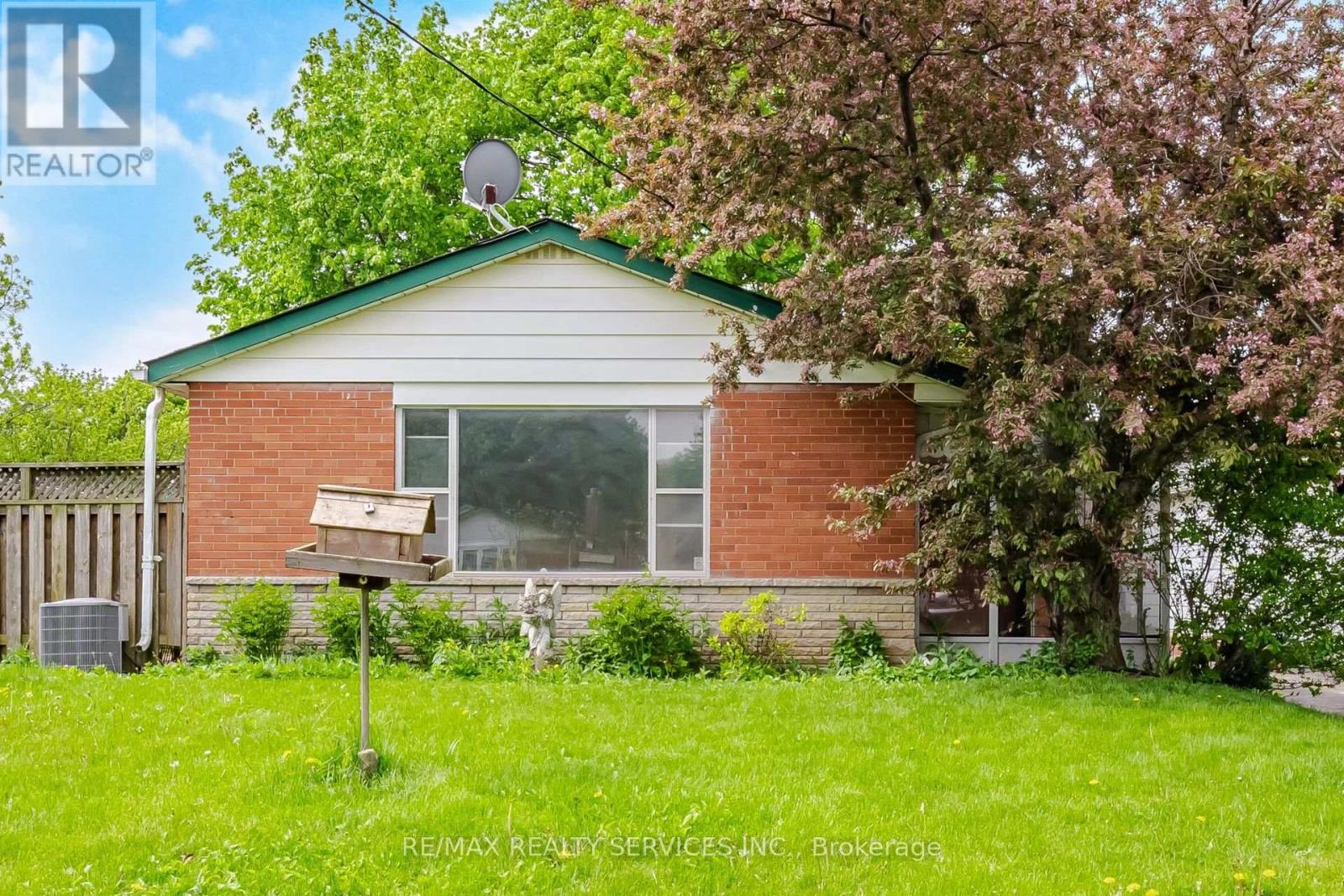 27 HADRINA STREET, Brampton, Ontario