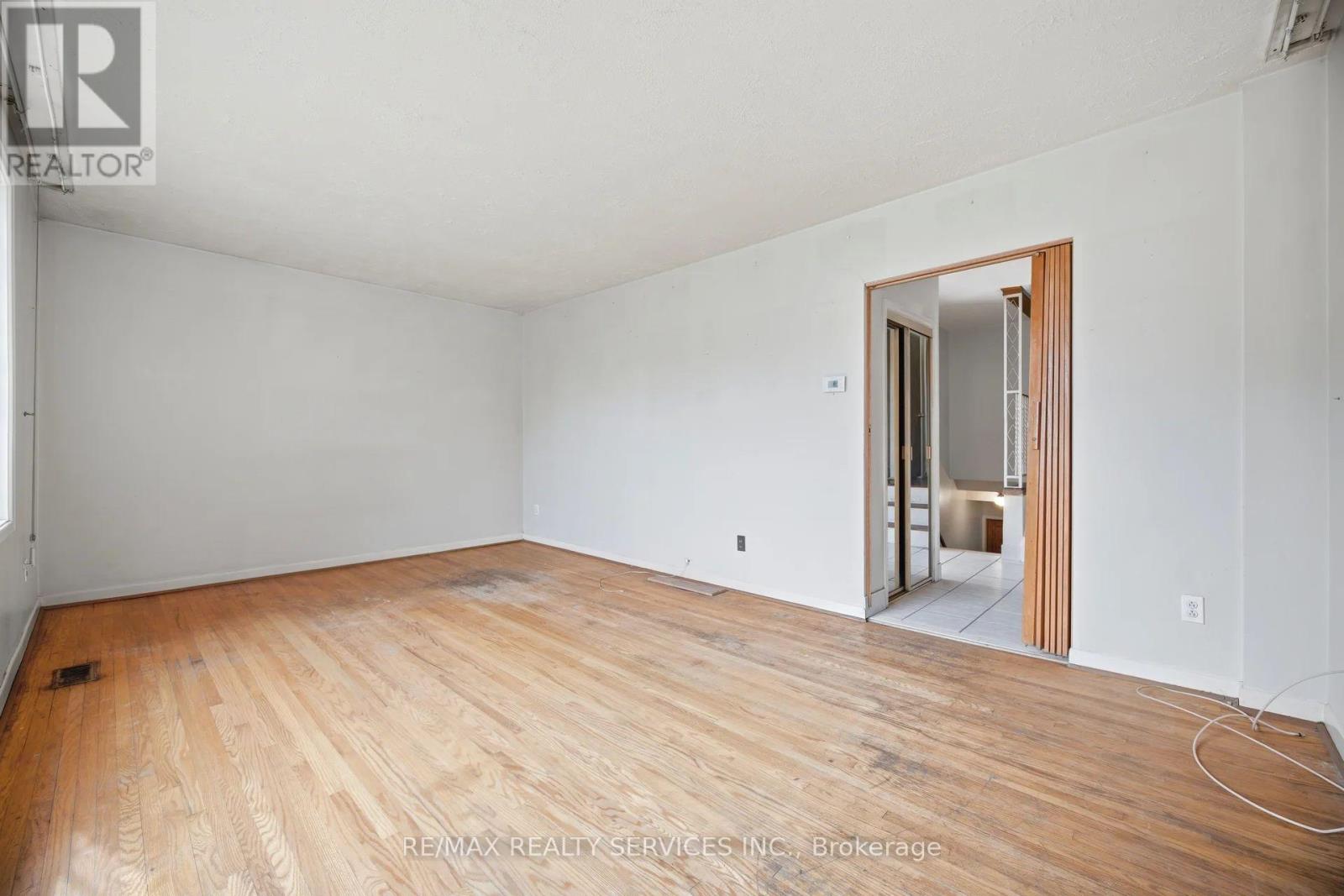 27 Hadrina Street, Brampton, Ontario  L6X 2J5 - Photo 10 - W13166028