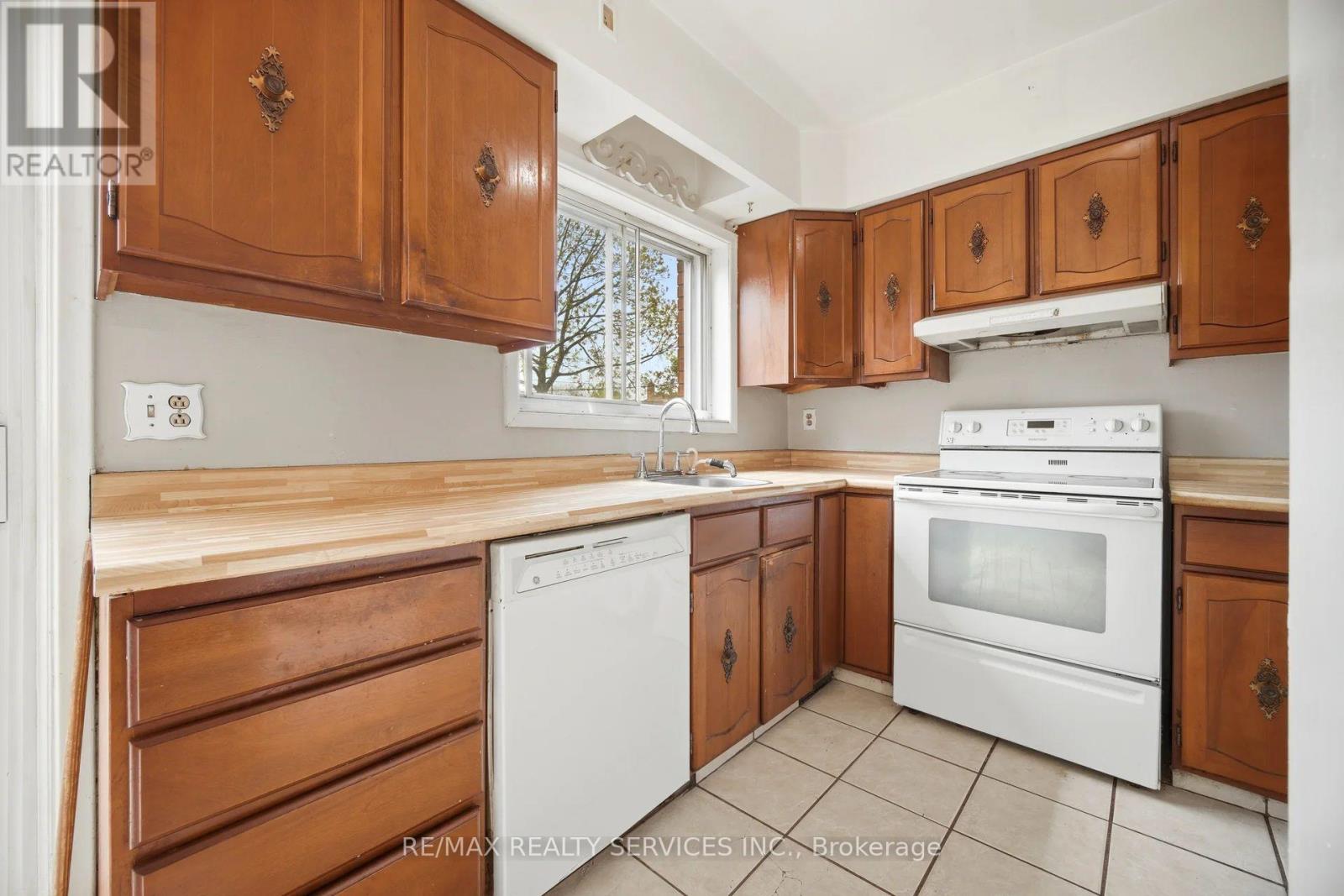 27 Hadrina Street, Brampton, Ontario  L6X 2J5 - Photo 19 - W13166028