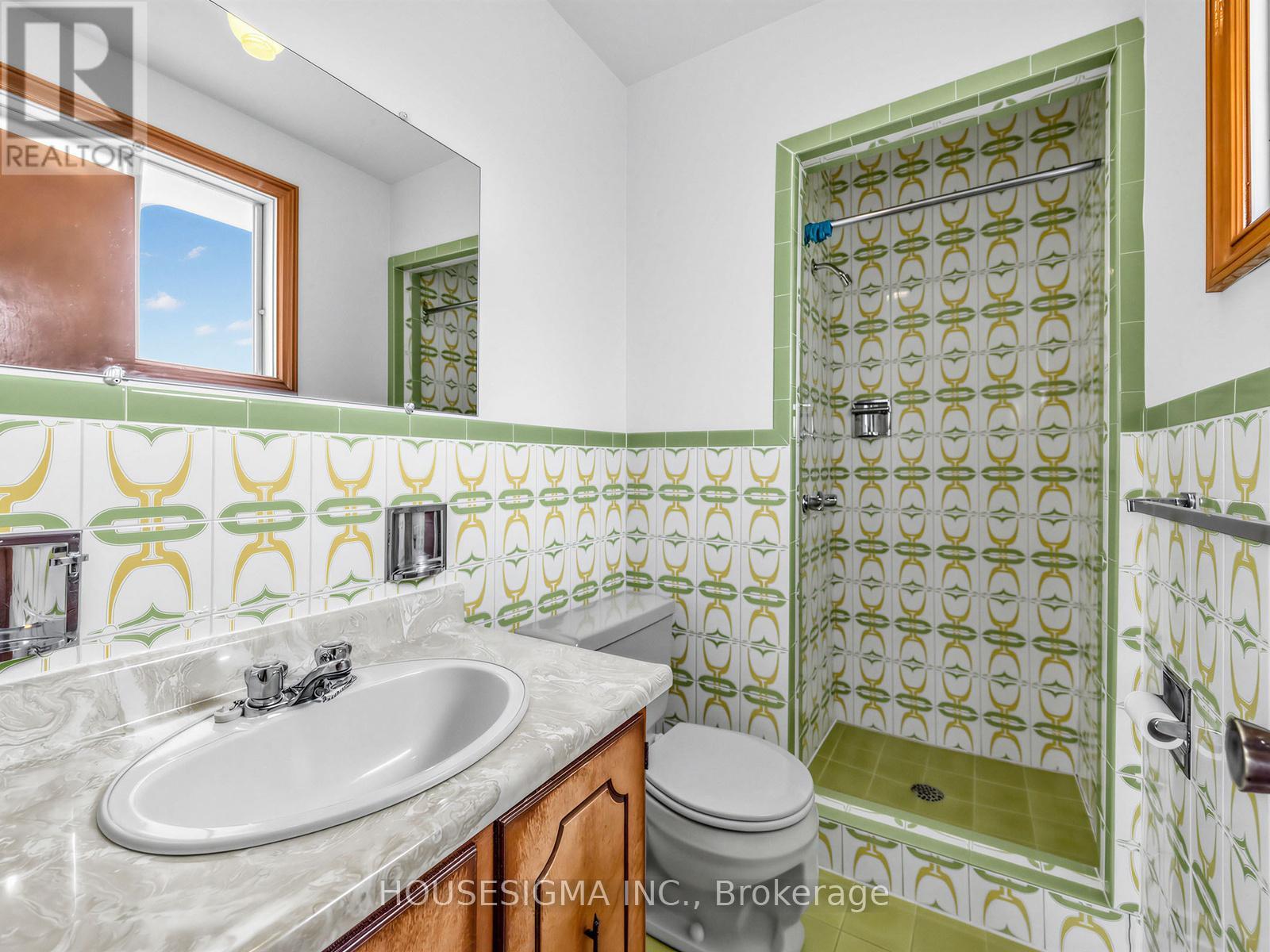 1136 Glencairn Avenue, Toronto, Ontario  M6B 2B4 - Photo 14 - W13166046