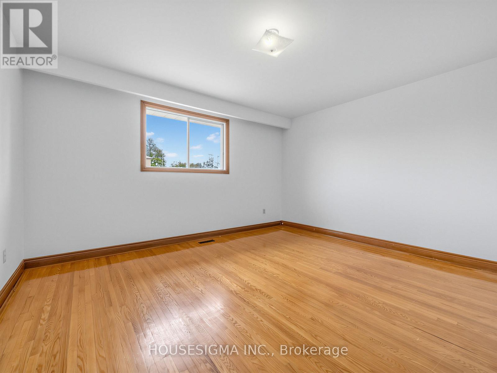1136 Glencairn Avenue, Toronto, Ontario  M6B 2B4 - Photo 15 - W13166046