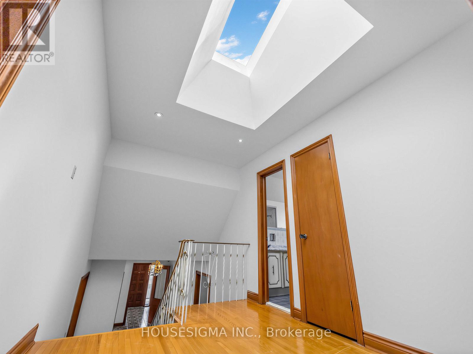 1136 Glencairn Avenue, Toronto, Ontario  M6B 2B4 - Photo 17 - W13166046