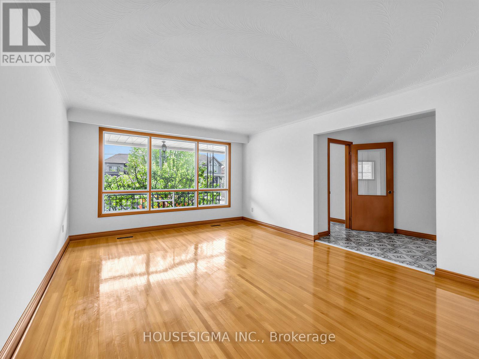 1136 Glencairn Avenue, Toronto, Ontario  M6B 2B4 - Photo 2 - W13166046