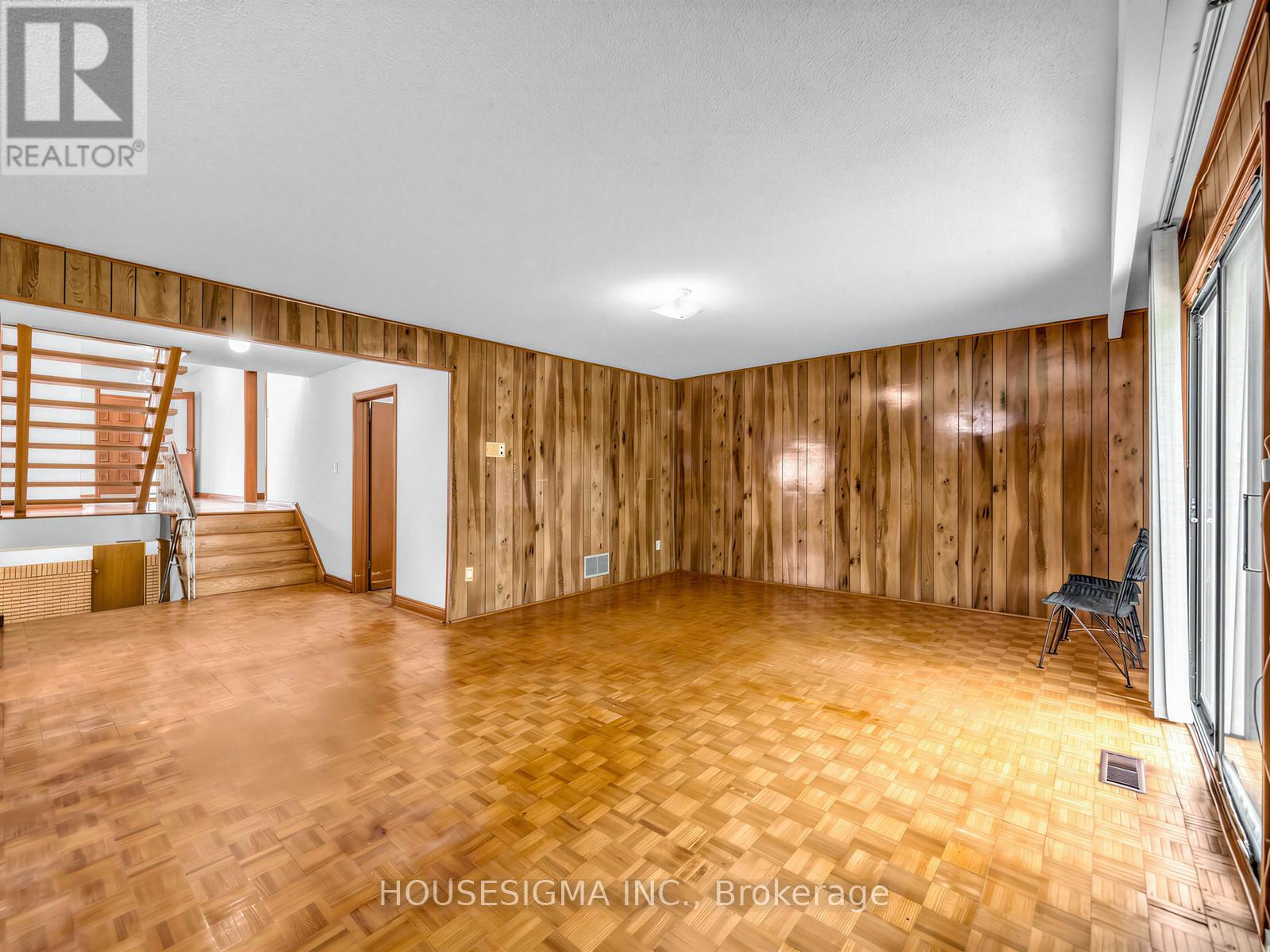 1136 Glencairn Avenue, Toronto, Ontario  M6B 2B4 - Photo 21 - W13166046